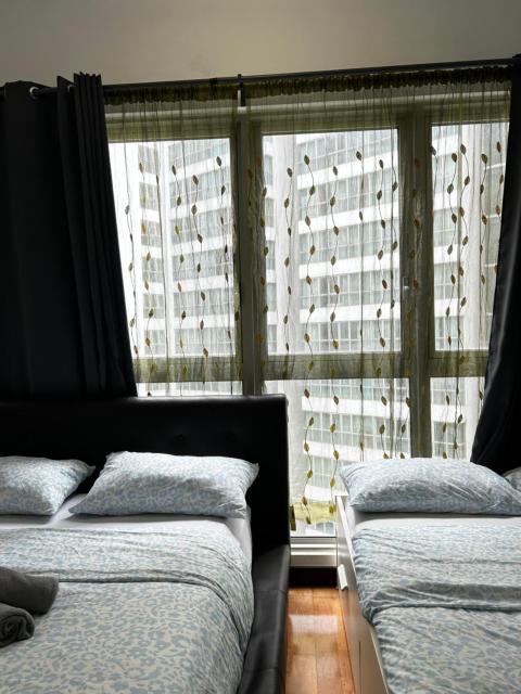 Stay at Regalia KLCC View Sky Pool