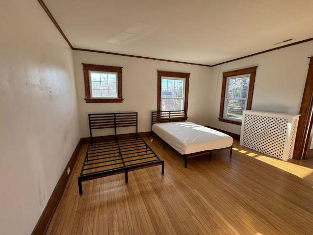 Warm and Cozy 4Bd 2Bath