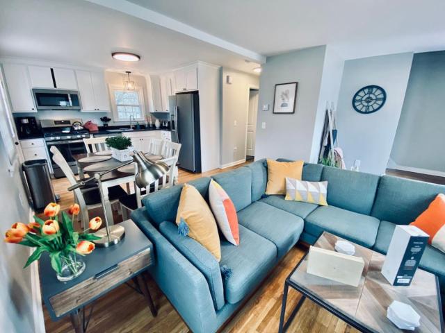 23 COMFORT AND LUXURY 3 BR 2 BA House