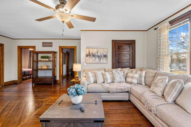 25 Massive 5 BR in Downtown Southington