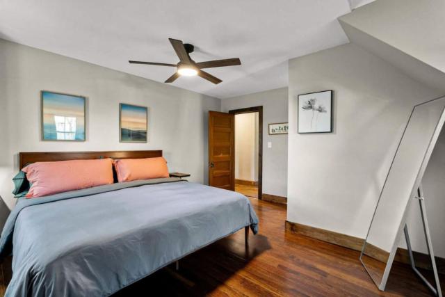 25 Massive 5 BR in Downtown Southington