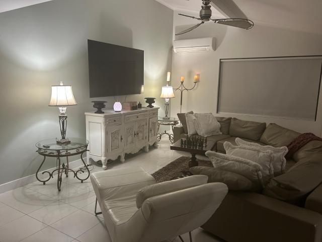 Koombana Escape 5 bedroom house