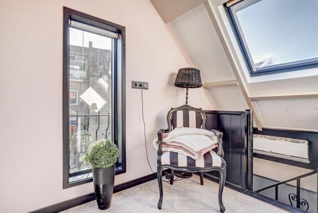 Huize wees Nobel In het centrum Van Oud Beijerland dicht bij Rotterdam