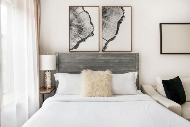 1597-10 New Studio Upper East Side W&D in unit