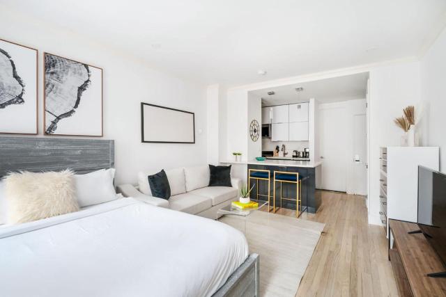 1597-10 New Studio Upper East Side W&D in unit