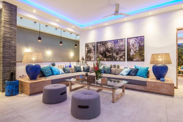 Spacious 4 BR villa Seminyak garden and pool