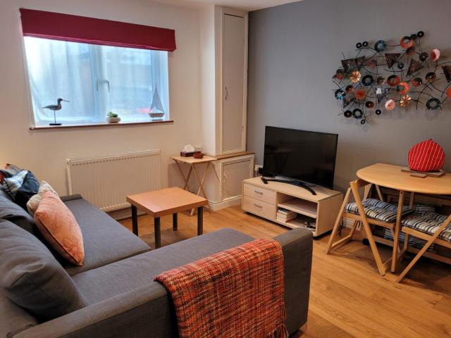 Cosy Quiet two bedroom house near town centre
