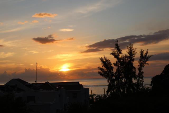 Ocean Bliss Penthouse - Private Pool & 2 Min to Beach