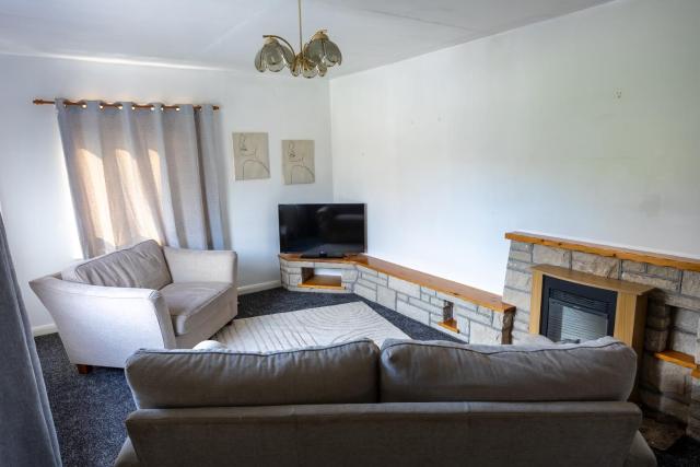 Charming 2BR Maisonette in Carlisle Center