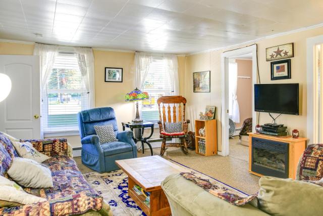 Hunter Home w/ Fire Pit & Yard: On Main Street!