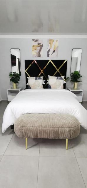 Entire Self-Catering Apartment in Silverfields