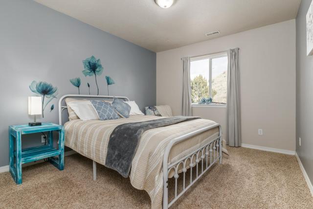 Mountain-View Townhouse