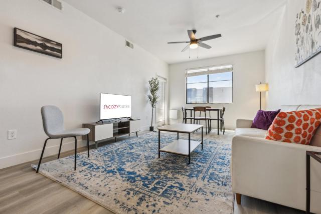 CozySuites Glendale - Westgate with pool 04