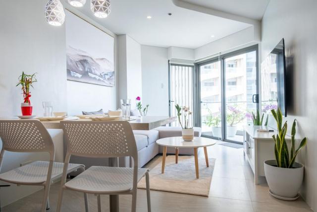 The Royal Staghorn - A Luxury Condo