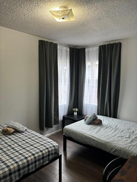 The Disney Hostel - Fullerton - OC