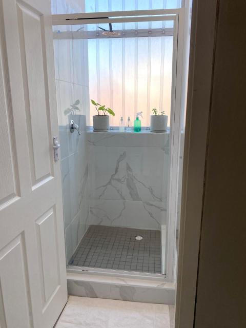 Beachside Studio Apartment on Surfers Corner
