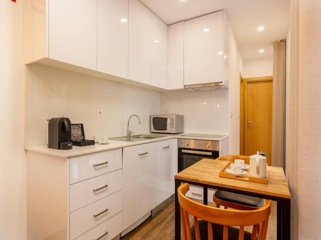 Charming 1-Bedroom Apartment in Oporto