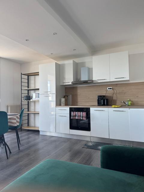 Superbe Appart de 4 Chambres, Moderne et Spacieux