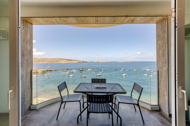 Stunning BeachDROP 3BR home with amazing Views by 360 Estates