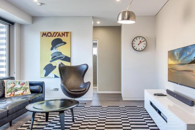 Professional living minutes from the city