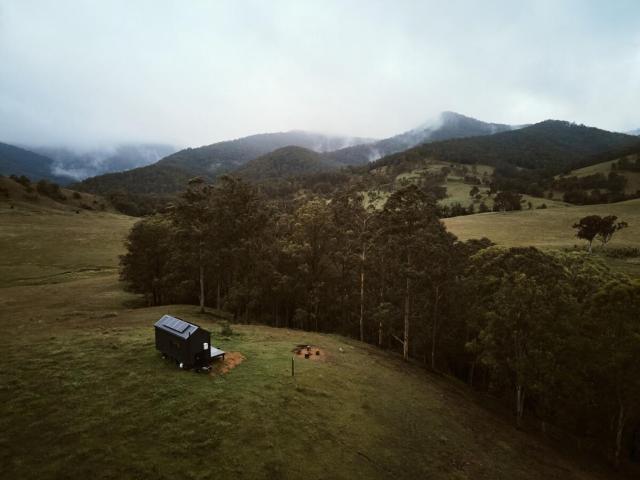 Secluded Off-Grid Cabin Valley View - Pet Friendly - Sufjan