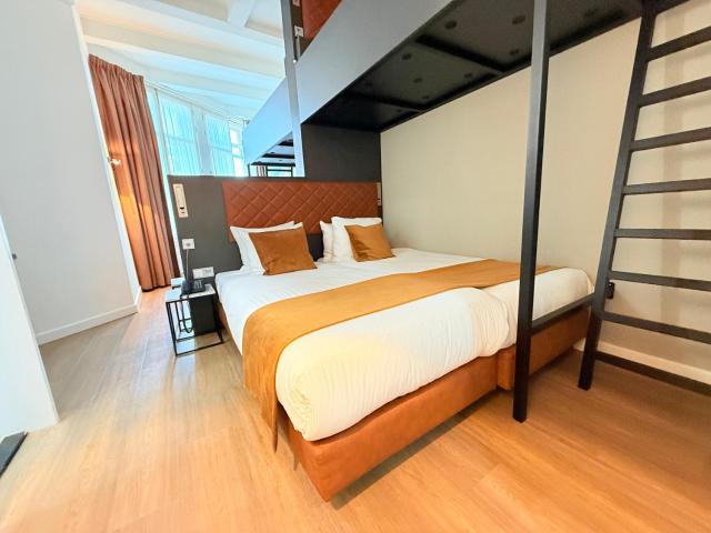 Avenue Hotel