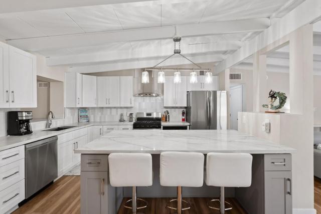 Luxury Mid-Century Modern 3-Bedroom Home
