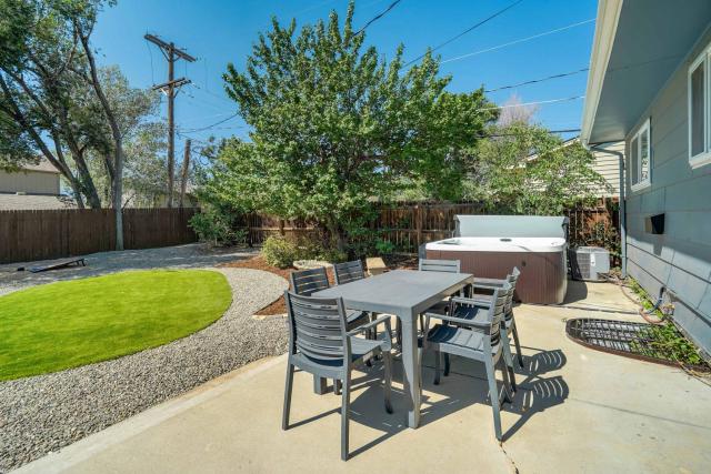 Skyline Overlook Panoramic Views & Hot Tub