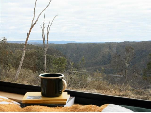 Pet Friendly Off-Grid Cabin Secluded in Nature -Zaid