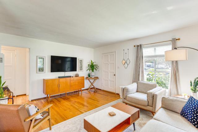 2 Mi to Griffith Park: Chic Home w/ Private Patio
