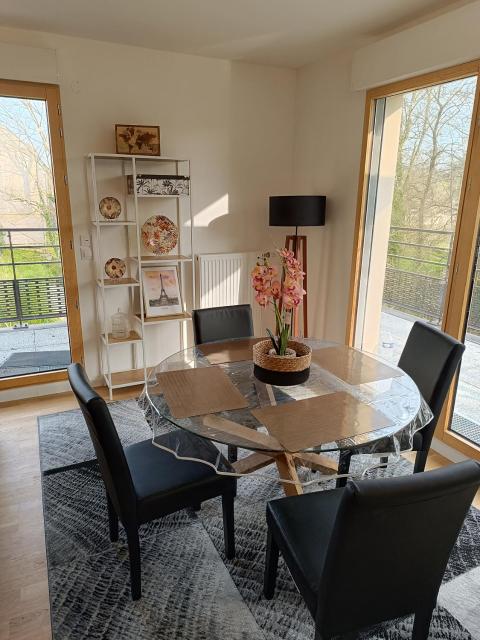 Chez Sibylle ParcNaturelPetitVeniseChevreuseVersaillesOrly appartement entier 69 M2 ou chambre