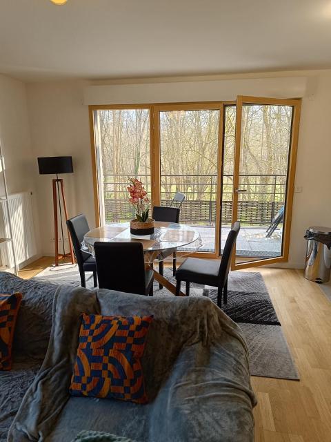 Chez Sibylle ParcNaturelPetitVeniseChevreuseVersaillesOrly appartement entier 69 M2 ou chambre