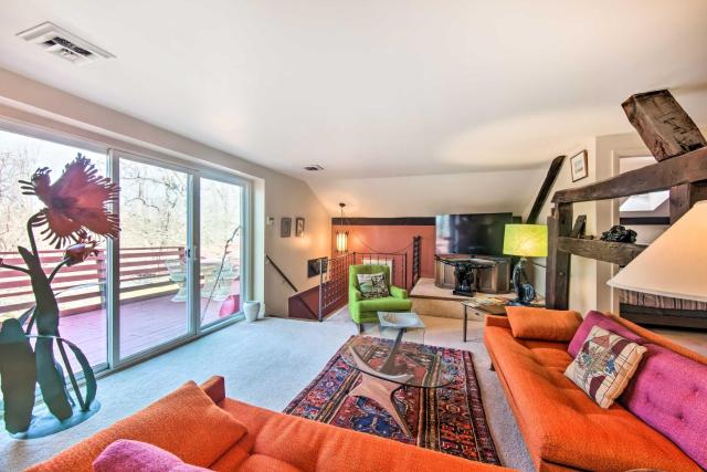 Creek Access & Deck: ‘Runningwater’ Lancaster Gem