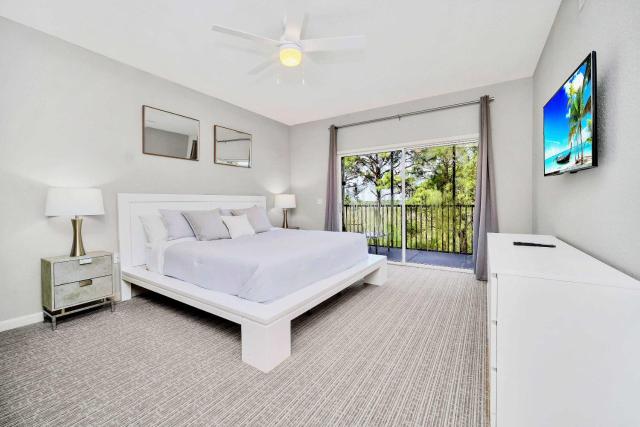 Near Disney - 3BR Condo - Games Pool & Sauna