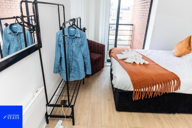 Apartment Sleeps 6 with Balcony and Parking