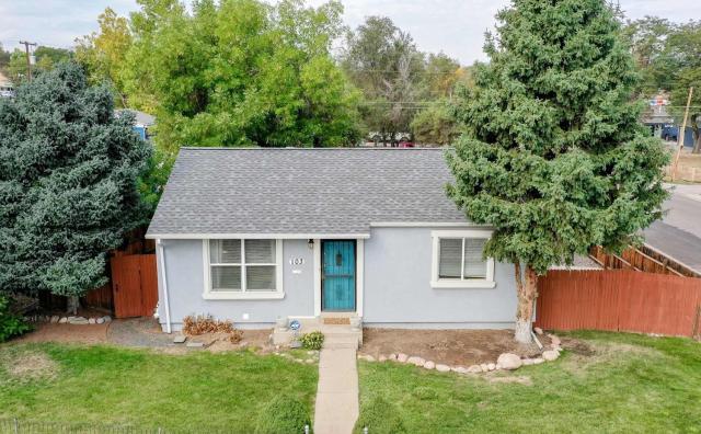 Great two bedroom family spot with convenient access to downtown
