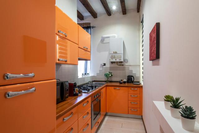 Lecco, 20 - In the heart of the Rainbow District