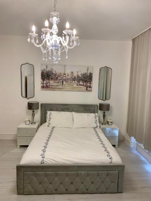 Supreme Apartment - Near Tube Stations & Free Parking