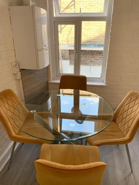 Supreme Apartment - Near Tube Stations & Free Parking