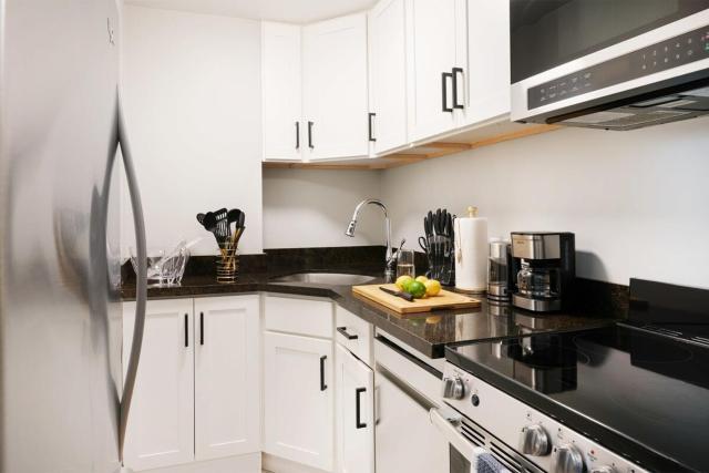 73-208 New 2BR 2BATH UWS Doorman Gym
