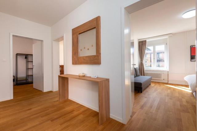 KAYA Zurich Apartment 2B - Downtown 2BR Deluxe Apt