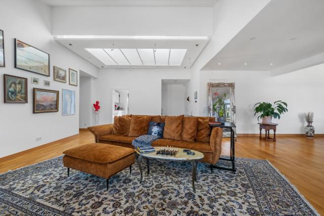 160m2 Penthouse in the City Centre with a balcony and the city view
