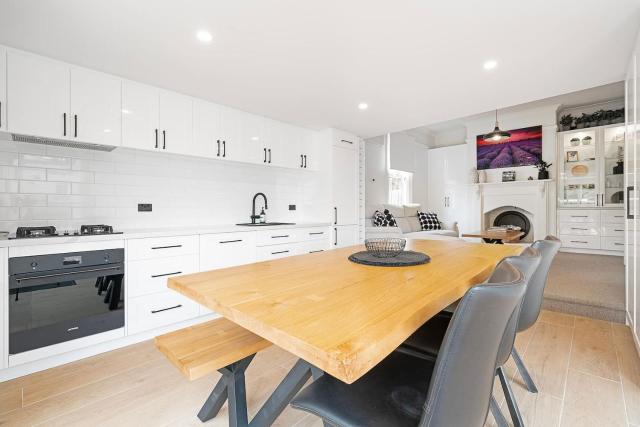 Wilson Cottage - Historic Charm meets Modern Comfort