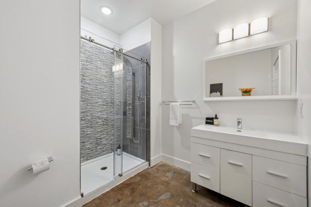 Large Studios, 1BR, Free Parking Gym, Game Room