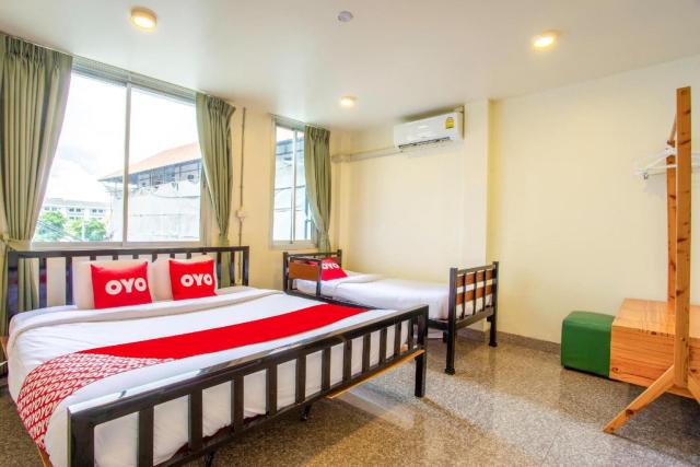 OYO 928 Leaf Hostel