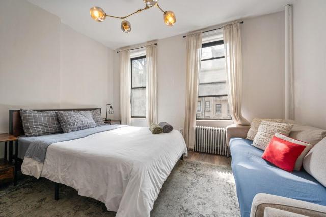 Cozy 2BR in NYC! Lenox Hill!, June to Aug 90 days stay required