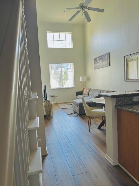 Loft Style,2 Beds ,Flexible self check in,Pool