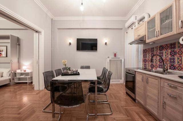 FilOikos Rare 5BR Suite 7mins to Syntagma Sleeps up to 10