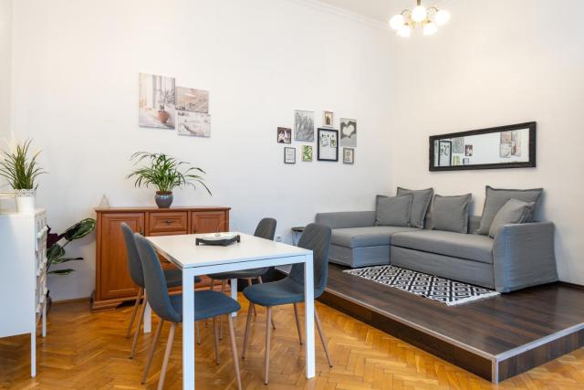 Walnut Tree Apartment