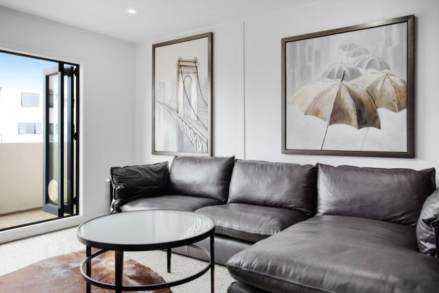 Chic Modern 2BR Heart of Manukau